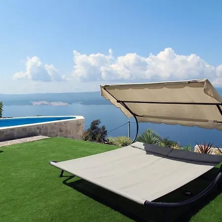 Mountain Stone With Pool * Stanici