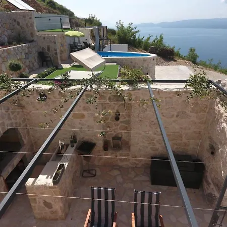 Villa Mountain Stone With Pool *