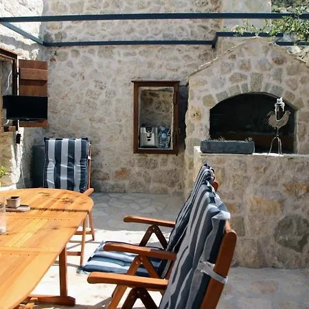 Villa Mountain Stone With Pool